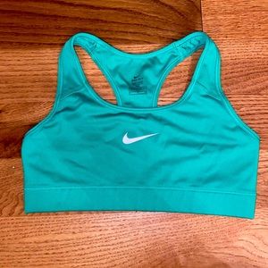 Nike Dri Fit Swoosh Medium Impact Sports Bra